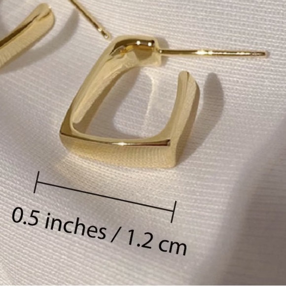 Gold minimalist Hoops! 6 PAIRS - Picture 4 of 4